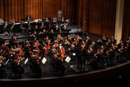 MSM Philharmonia Orchestra conducted by Perry So